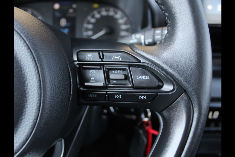 Toyota Yaris 1.5 Hybrid 115 Comfort CLIMATE | CAMERA | ADAPCRUISE | CARPLAY | DAB | LED