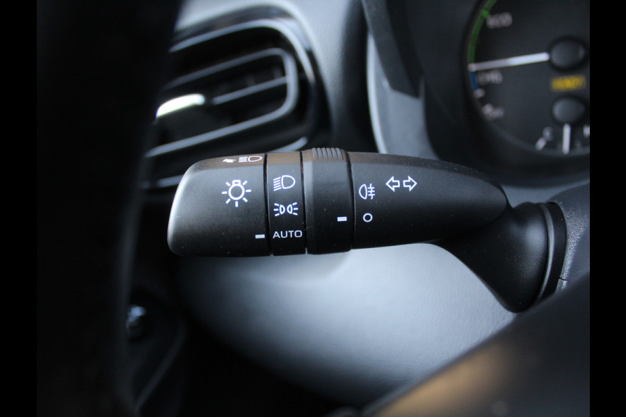 Toyota Yaris 1.5 Hybrid 115 Comfort CLIMATE | CAMERA | ADAPCRUISE | CARPLAY | DAB | LED