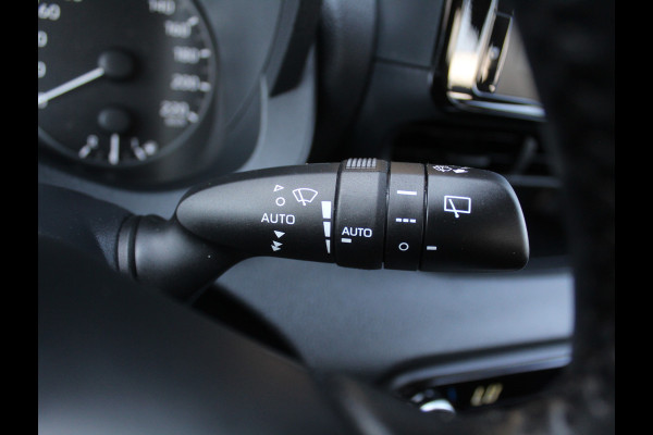 Toyota Yaris 1.5 Hybrid 115 Comfort CLIMATE | CAMERA | ADAPCRUISE | CARPLAY | DAB | LED