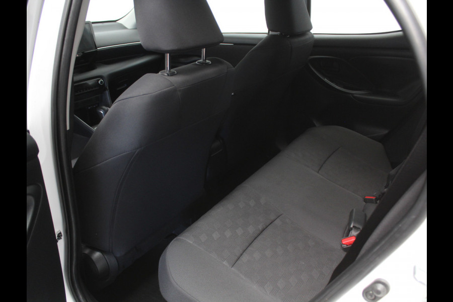 Toyota Yaris 1.5 Hybrid 115 Comfort CLIMATE | CAMERA | ADAPCRUISE | CARPLAY | DAB | LED