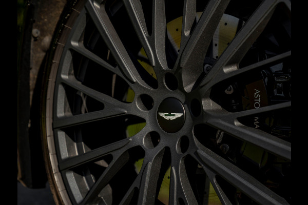 Aston Martin DBX 707 4.0 V8 | Veel carbon! | Alcantara interieur | NL-auto | Premium audio
