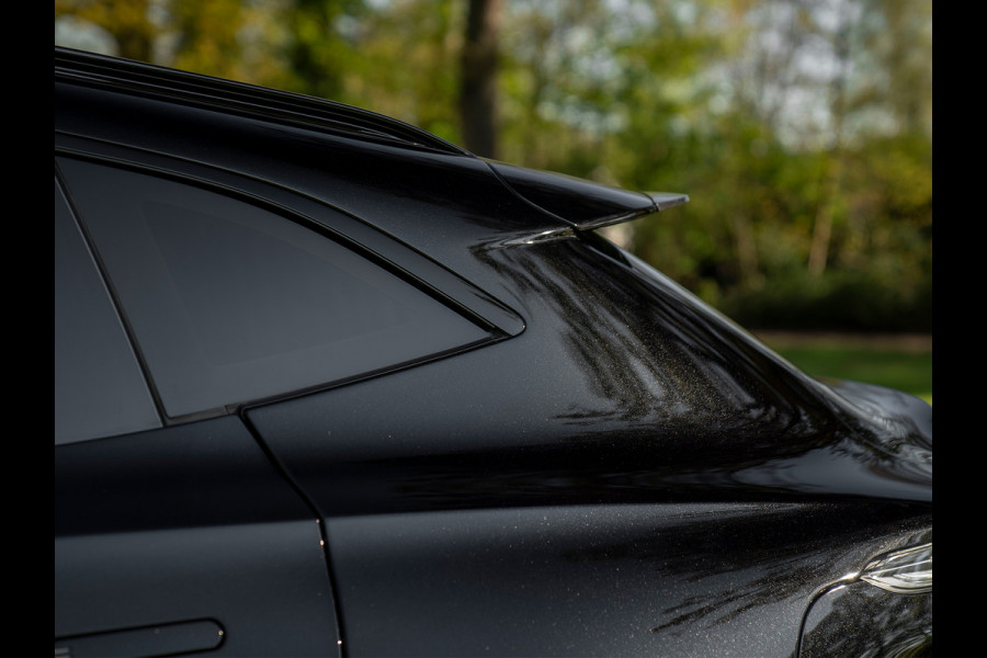 Aston Martin DBX 707 4.0 V8 | Veel carbon! | Alcantara interieur | NL-auto | Premium audio