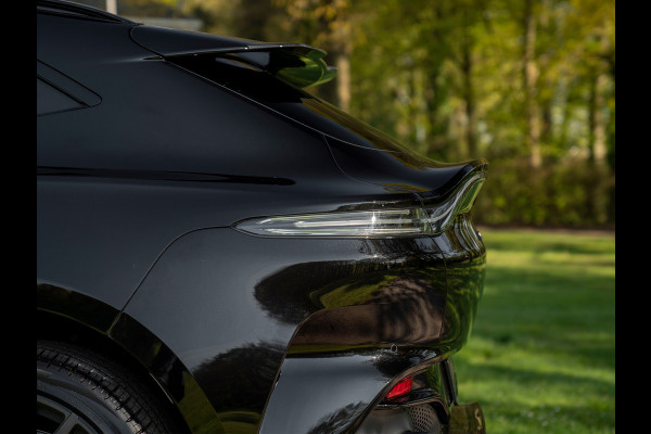 Aston Martin DBX 707 4.0 V8 | Veel carbon! | Alcantara interieur | NL-auto | Premium audio