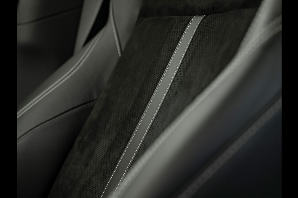 Aston Martin DBX 707 4.0 V8 | Veel carbon! | Alcantara interieur | NL-auto | Premium audio