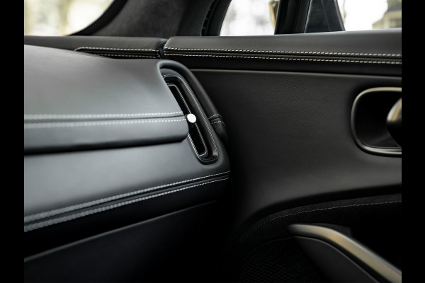 Aston Martin DBX 707 4.0 V8 | Veel carbon! | Alcantara interieur | NL-auto | Premium audio