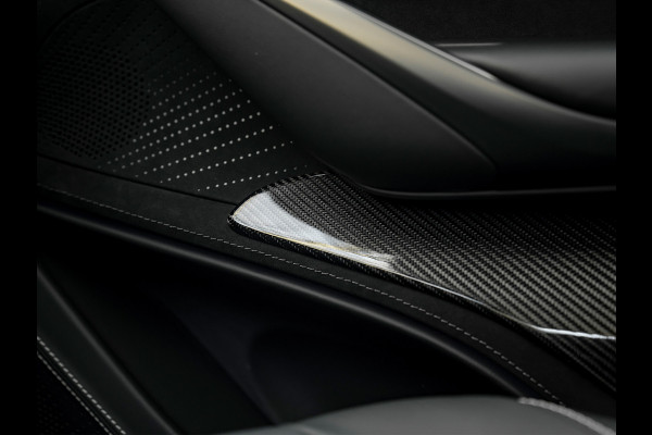 Aston Martin DBX 707 4.0 V8 | Veel carbon! | Alcantara interieur | NL-auto | Premium audio