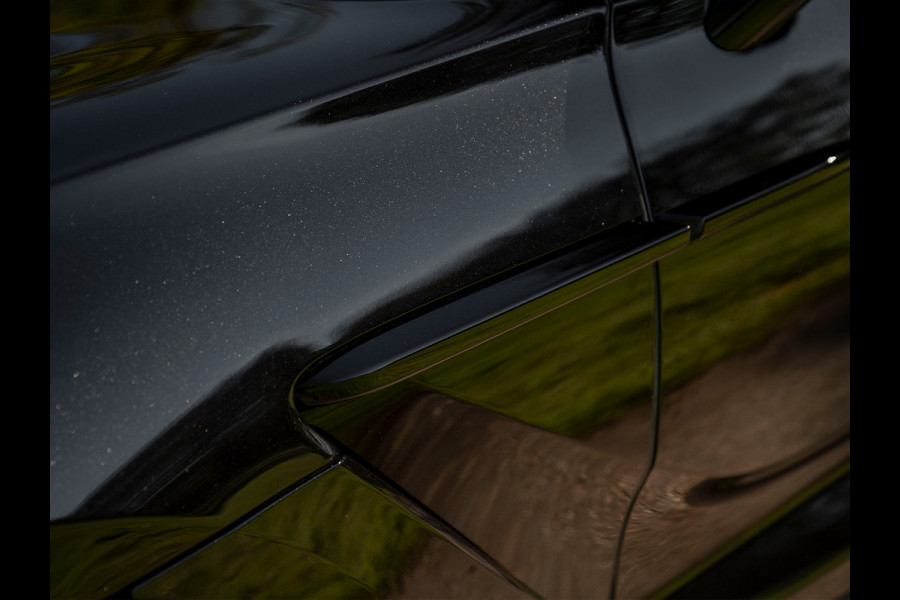 Aston Martin DBX 707 4.0 V8 | Veel carbon! | Alcantara interieur | NL-auto | Premium audio