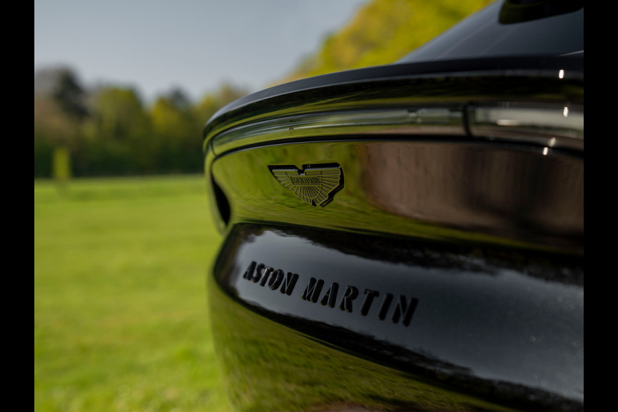 Aston Martin DBX 707 4.0 V8 | Veel carbon! | Alcantara interieur | NL-auto | Premium audio