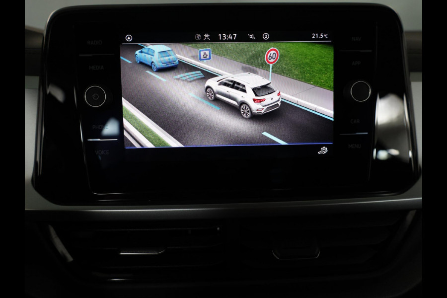 Volkswagen T-Roc 1.5 TSI Life Edition 150 pk Automaat (DSG) | Verlengde garantie | Navigatie via App | Parkeersensoren (Park assist) | Achteruitrijcamera | Full LED koplampen | Keyless |