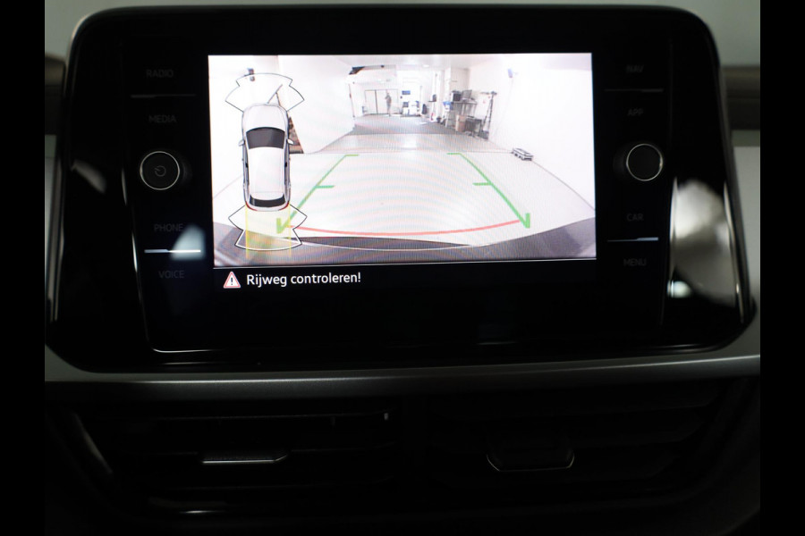 Volkswagen T-Roc 1.5 TSI Life Edition 150 pk Automaat (DSG) | Verlengde garantie | Navigatie via App | Parkeersensoren (Park assist) | Achteruitrijcamera | Full LED koplampen | Keyless |