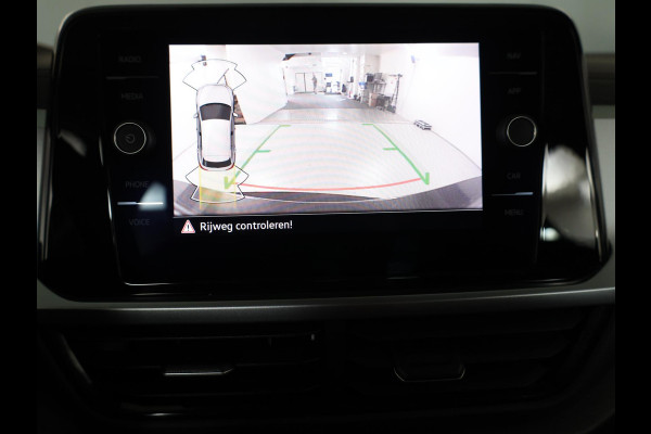 Volkswagen T-Roc 1.5 TSI Life Edition 150 pk Automaat (DSG) | Verlengde garantie | Navigatie via App | Parkeersensoren (Park assist) | Achteruitrijcamera | Full LED koplampen | Keyless |