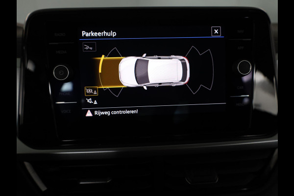 Volkswagen T-Roc 1.5 TSI Life Edition 150 pk Automaat (DSG) | Verlengde garantie | Navigatie via App | Parkeersensoren (Park assist) | Achteruitrijcamera | Full LED koplampen | Keyless |