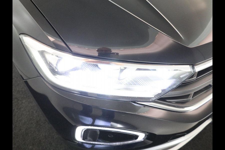 Volkswagen T-Roc 1.5 TSI Life Edition 150 pk Automaat (DSG) | Verlengde garantie | Navigatie via App | Parkeersensoren (Park assist) | Achteruitrijcamera | Full LED koplampen | Keyless |