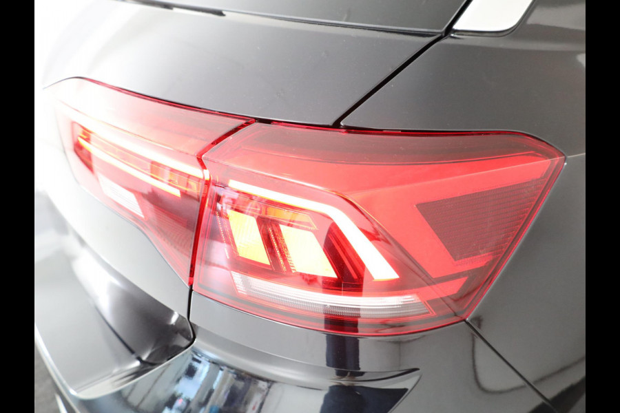 Volkswagen T-Roc 1.5 TSI Life Edition 150 pk Automaat (DSG) | Verlengde garantie | Navigatie via App | Parkeersensoren (Park assist) | Achteruitrijcamera | Full LED koplampen | Keyless |