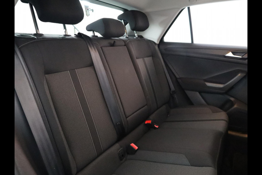 Volkswagen T-Roc 1.5 TSI Life Edition 150 pk Automaat (DSG) | Verlengde garantie | Navigatie via App | Parkeersensoren (Park assist) | Achteruitrijcamera | Full LED koplampen | Keyless |