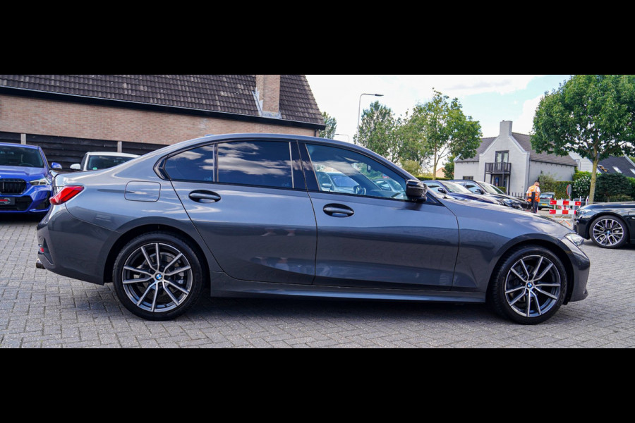 BMW 3-serie 320i High Executive Edition | LED | Luxe Leder | Stoelverwarming | PDC | Cruise control |