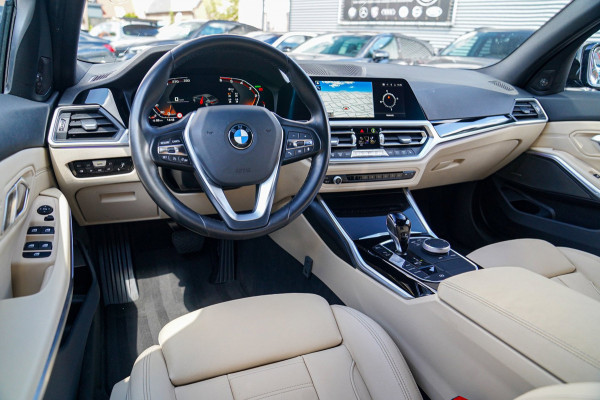 BMW 3-serie 320i High Executive Edition | LED | Luxe Leder | Stoelverwarming | PDC | Cruise control |
