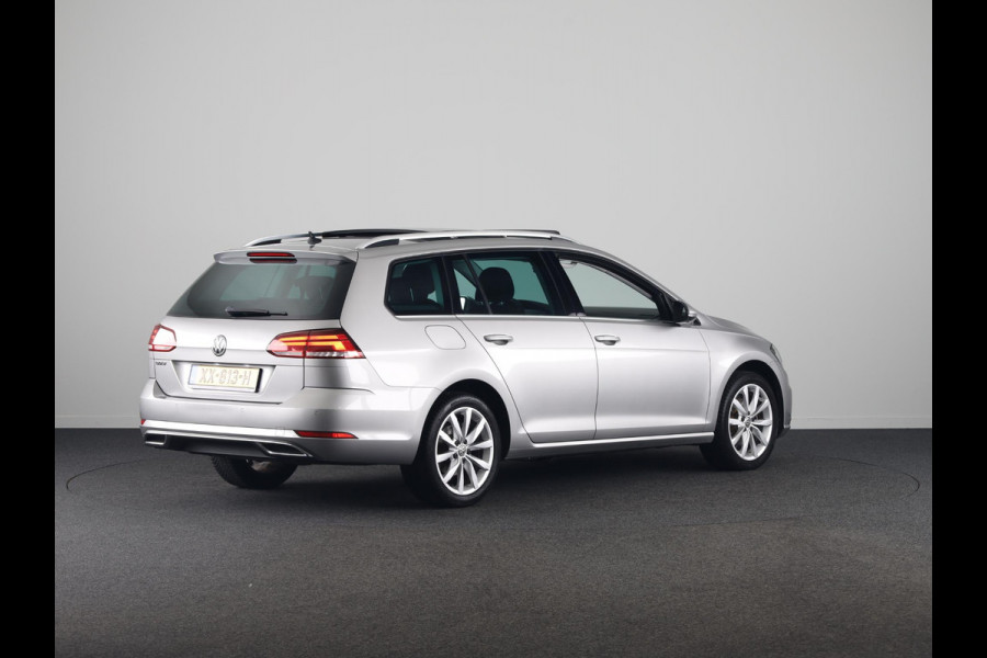 Volkswagen Golf Variant 1.0 TSI Highline 115PK | Panoramadak | Digitaal dashboard | Navigatie | Stoelverwarming
