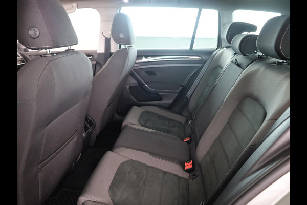 Volkswagen Golf Variant 1.0 TSI Highline 115PK | Panoramadak | Digitaal dashboard | Navigatie | Stoelverwarming
