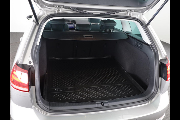 Volkswagen Golf Variant 1.0 TSI Highline 115PK | Panoramadak | Digitaal dashboard | Navigatie | Stoelverwarming