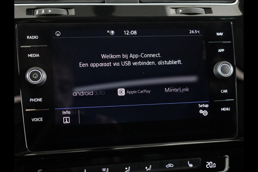 Volkswagen Golf Variant 1.0 TSI Highline 115PK | Panoramadak | Digitaal dashboard | Navigatie | Stoelverwarming