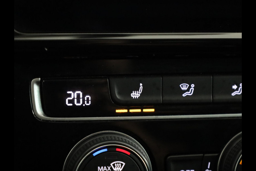 Volkswagen Golf Variant 1.0 TSI Highline 115PK | Panoramadak | Digitaal dashboard | Navigatie | Stoelverwarming