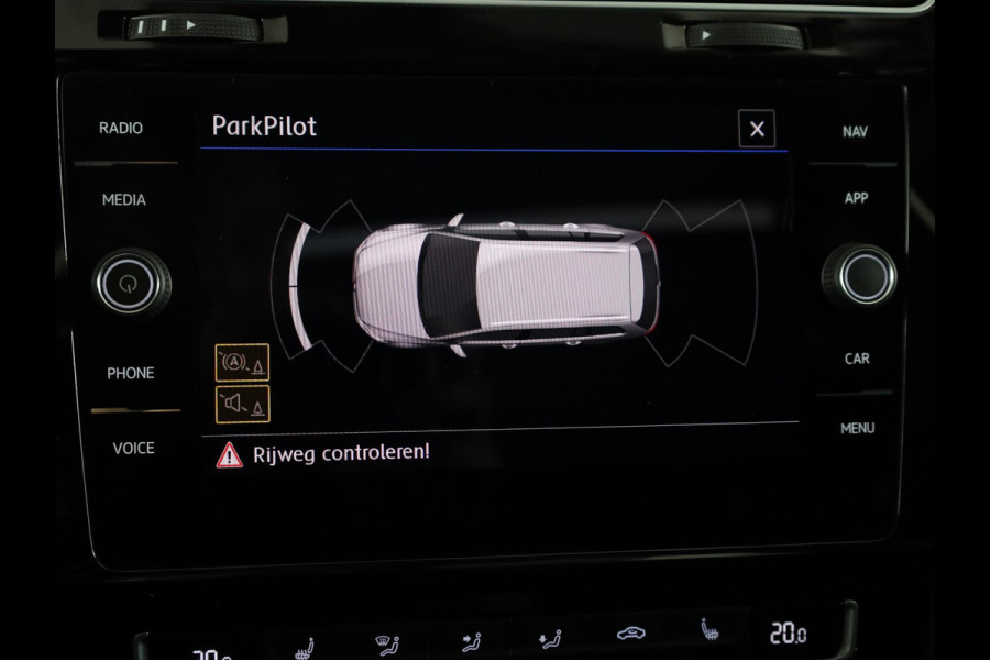 Volkswagen Golf Variant 1.0 TSI Highline 115PK | Panoramadak | Digitaal dashboard | Navigatie | Stoelverwarming