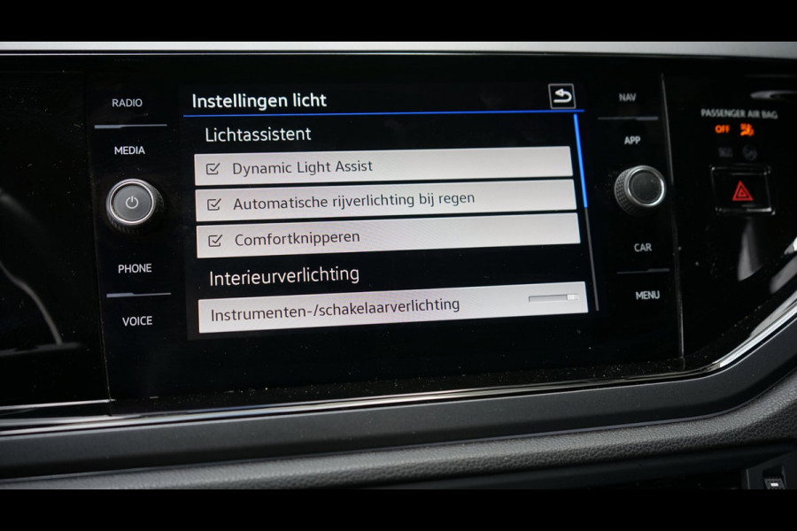 Volkswagen Polo 1.0 TSI R-Line AUTOMAAT |CAMERA|CARPLAY|CLIMA|DAB|IQ LIGHT|NAVIGATIE|VIRTUEEL|STOELVERWARMING