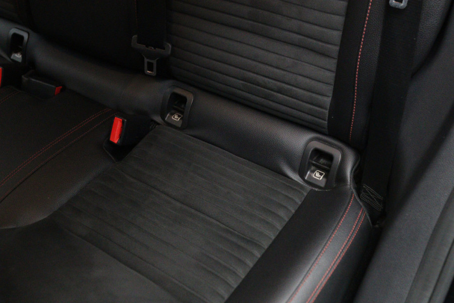 Mercedes-Benz CLA-Klasse 180 123 PK Automaat Ambition AMG-Line, Keyless, Navigatie