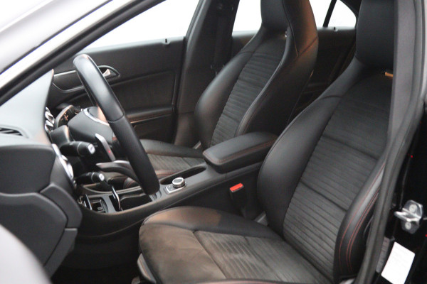 Mercedes-Benz CLA-Klasse 180 123 PK Automaat Ambition AMG-Line, Keyless, Navigatie