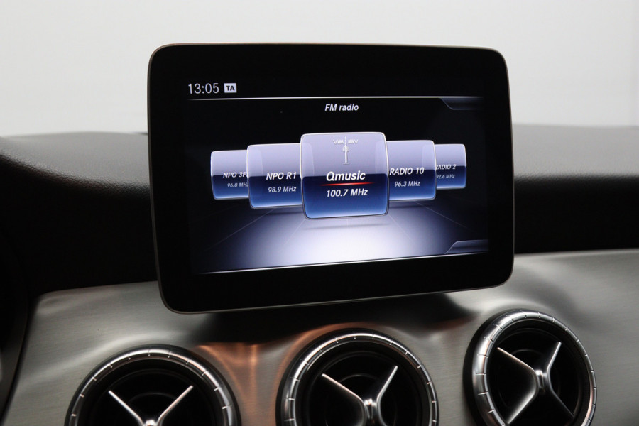 Mercedes-Benz CLA-Klasse 180 123 PK Automaat Ambition AMG-Line, Keyless, Navigatie