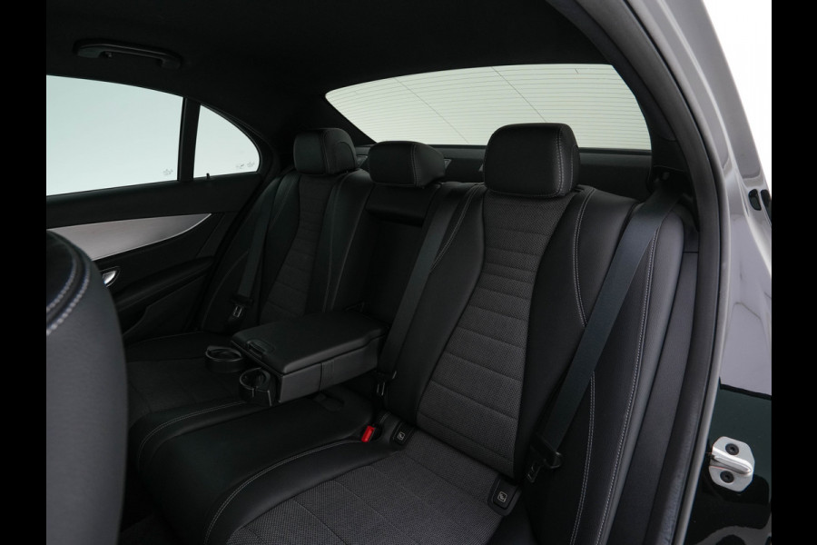 Mercedes-Benz E-Klasse 300 de Exclusive Line (Plug-in) (INCL.BTW) Aut. *LEATHER-FABRIC | FULL-LED | AMBIENTLIGHT | CAMERA | WIDESCREEN-DIGI-COCKPIT | NAVI-FULLMAP | HEATED-SPORTSEATS | PRIVACY-GLASS | SHIFTPADDLES | ECC | PDC | CRUISE | 19''ALU*