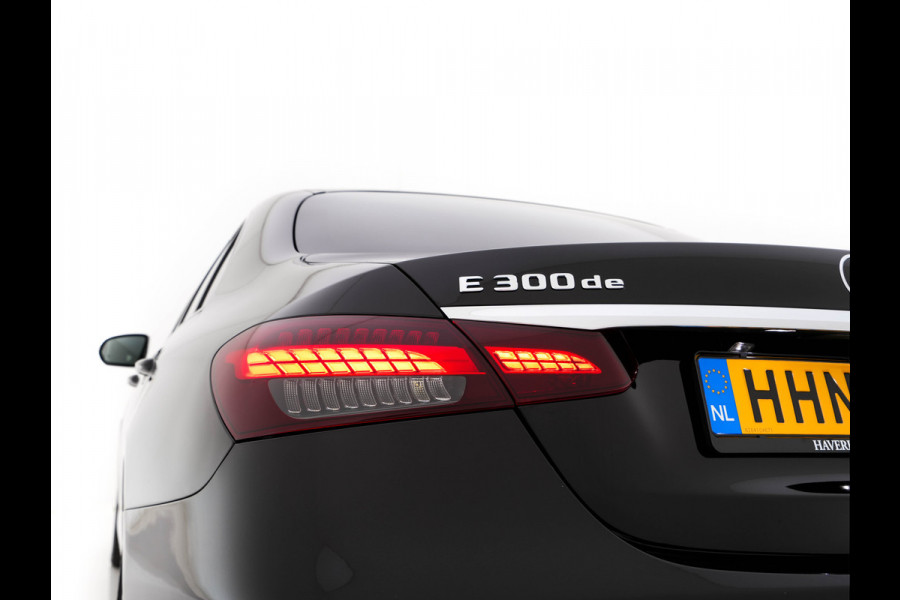 Mercedes-Benz E-Klasse 300 de Exclusive Line (Plug-in) (INCL.BTW) Aut. *LEATHER-FABRIC | FULL-LED | AMBIENTLIGHT | CAMERA | WIDESCREEN-DIGI-COCKPIT | NAVI-FULLMAP | HEATED-SPORTSEATS | PRIVACY-GLASS | SHIFTPADDLES | ECC | PDC | CRUISE | 19''ALU*