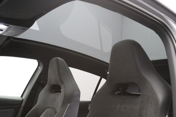 Volkswagen ID.5 Pro 77 kWh 204 PK, SOH 96 %, Panoramadak, Trekhaak, Memory, Massage, Carplay, Winterpakket, 360 Camera