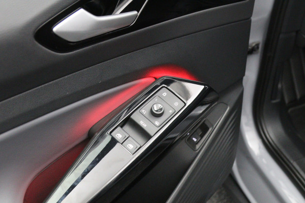 Volkswagen ID.5 Pro 77 kWh 204 PK, SOH 96 %, Panoramadak, Trekhaak, Memory, Massage, Carplay, Winterpakket, 360 Camera