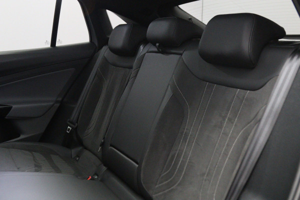 Volkswagen ID.5 Pro 77 kWh 204 PK, SOH 96 %, Panoramadak, Trekhaak, Memory, Massage, Carplay, Winterpakket, 360 Camera