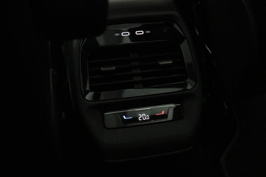 Volkswagen ID.5 Pro 77 kWh 204 PK, SOH 96 %, Panoramadak, Trekhaak, Memory, Massage, Carplay, Winterpakket, 360 Camera