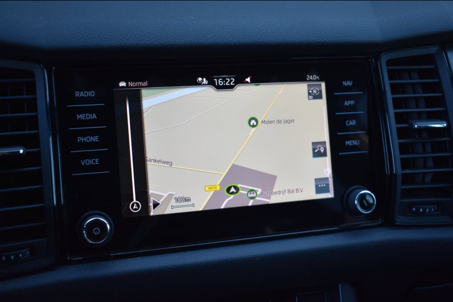 Škoda Kodiaq 1.5 TSI Sportline Business 7p. | TREKHAAK | CANTON | CAMERA | NAP | DEALER ONDERHOUDEN | KEYLESS | STOELVERWARMING