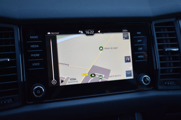 Škoda Kodiaq 1.5 TSI Sportline Business 7p. | TREKHAAK | CANTON | CAMERA | NAP | DEALER ONDERHOUDEN | KEYLESS | STOELVERWARMING