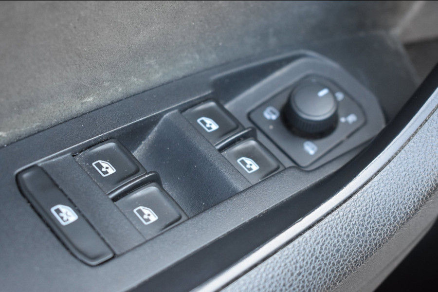 Škoda Kodiaq 1.5 TSI Sportline Business 7p. | TREKHAAK | CANTON | CAMERA | NAP | DEALER ONDERHOUDEN | KEYLESS | STOELVERWARMING
