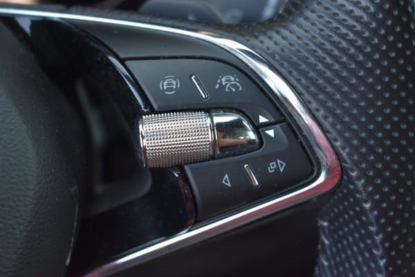 Škoda Kodiaq 1.5 TSI Sportline Business 7p. | TREKHAAK | CANTON | CAMERA | NAP | DEALER ONDERHOUDEN | KEYLESS | STOELVERWARMING