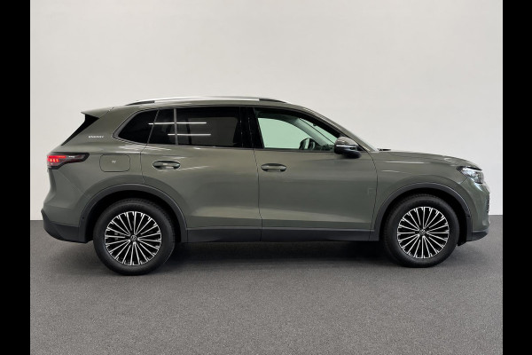 Volkswagen Tiguan 1.5 eTSI Life Edition Airco ECC Navi Carplay Trekhaak PDC +360 Camera 18" LM Velgen IQ-LED Matrix