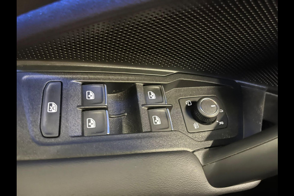 Volkswagen Tiguan 1.5 eTSI Life Edition Airco ECC Navi Carplay Trekhaak PDC +360 Camera 18" LM Velgen IQ-LED Matrix