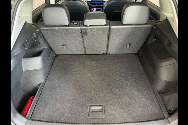 Volkswagen Tiguan 1.5 eTSI Life Edition Airco ECC Navi Carplay Trekhaak PDC +360 Camera 18" LM Velgen IQ-LED Matrix