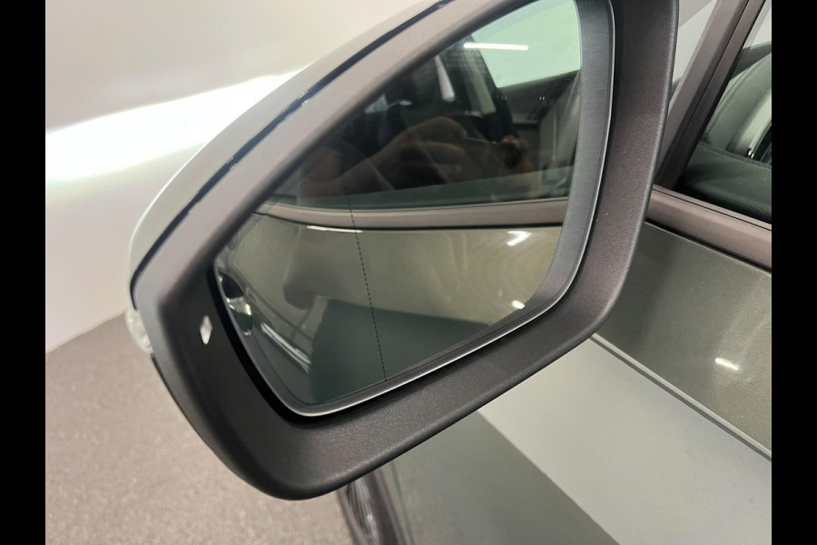 Volkswagen Tiguan 1.5 eTSI Life Edition Airco ECC Navi Carplay Trekhaak PDC +360 Camera 18" LM Velgen IQ-LED Matrix
