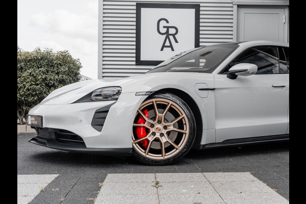 Porsche Taycan Sport Turismo GTS | PANORAMA | SPORT CHRONO | ALCANTARA | BTW