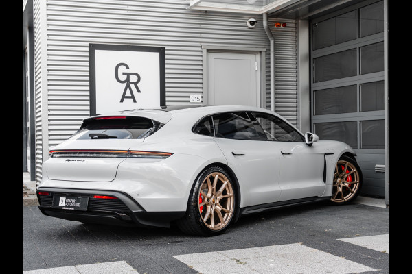Porsche Taycan Sport Turismo GTS | PANORAMA | SPORT CHRONO | ALCANTARA | BTW