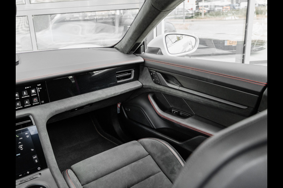 Porsche Taycan Sport Turismo GTS | PANORAMA | SPORT CHRONO | ALCANTARA | BTW