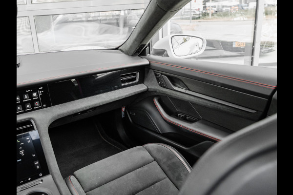 Porsche Taycan Sport Turismo GTS | PANORAMA | SPORT CHRONO | ALCANTARA | BTW