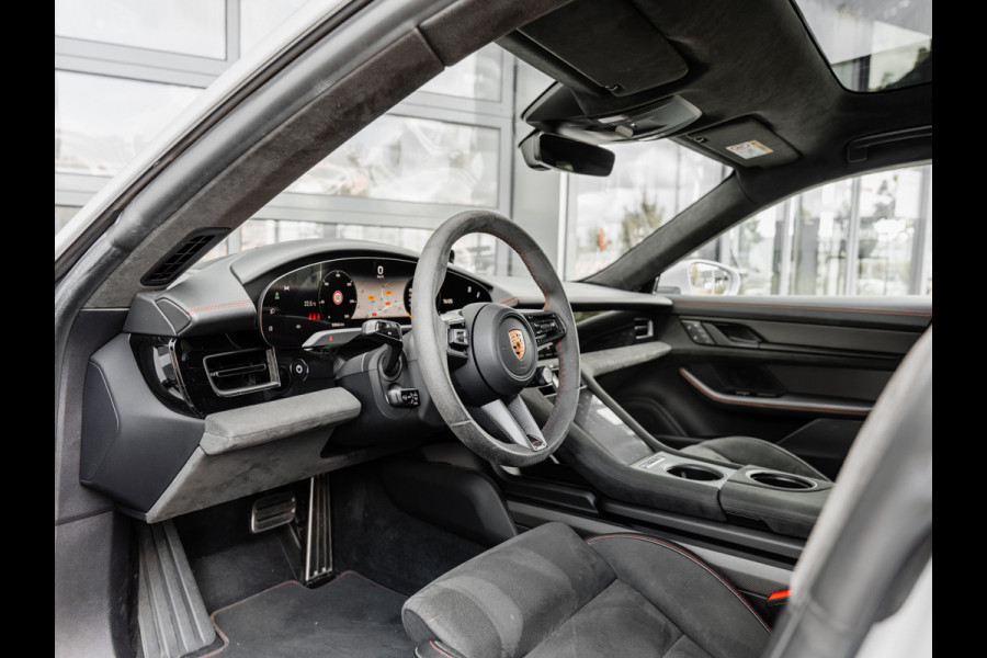 Porsche Taycan Sport Turismo GTS | PANORAMA | SPORT CHRONO | ALCANTARA | BTW